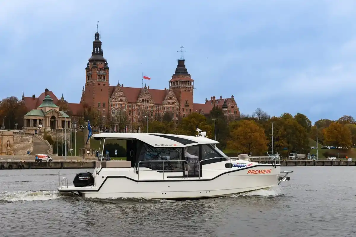 Motorboot IMPOL SunCamper 31