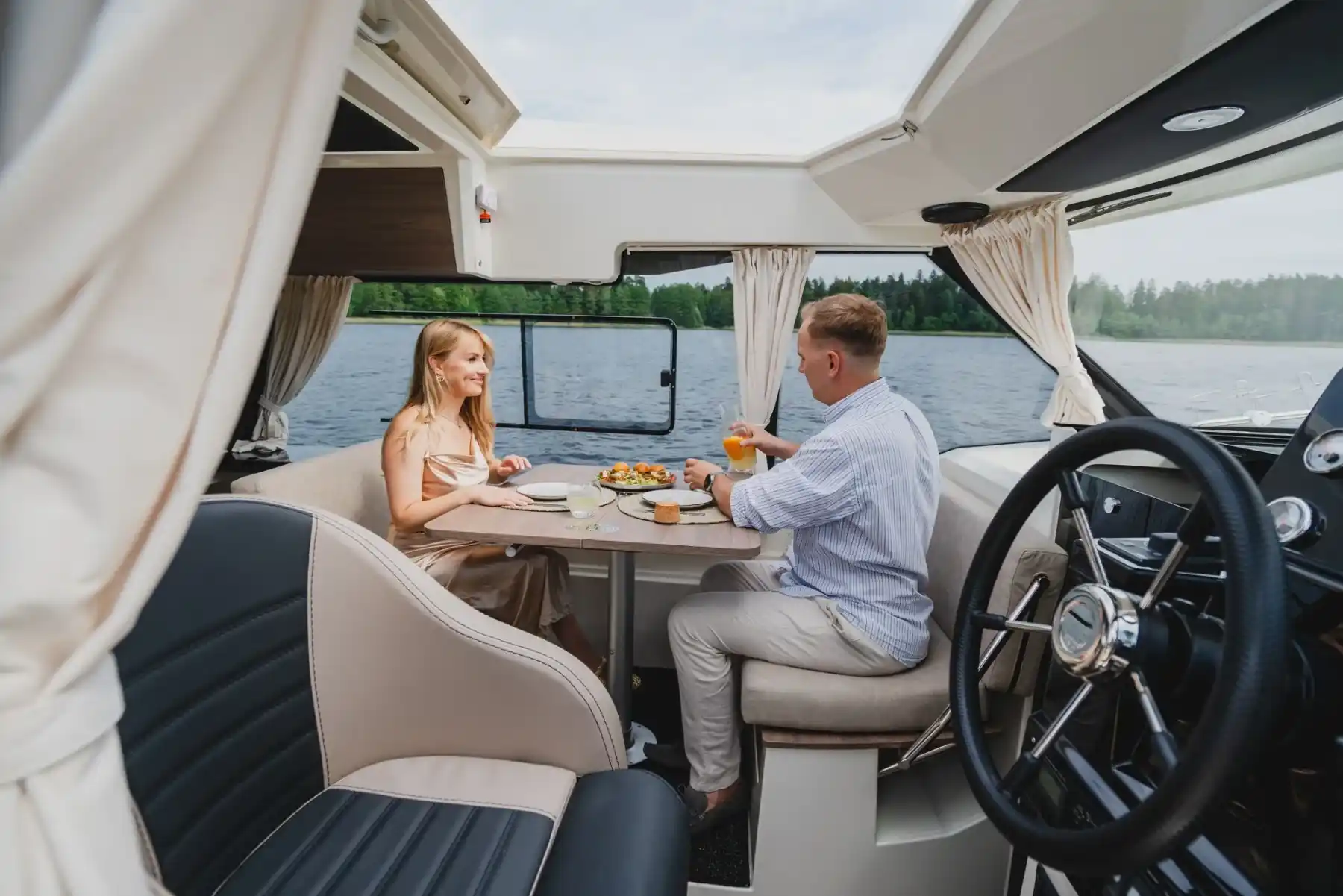 Motorboot IMPOL SunCamper 31