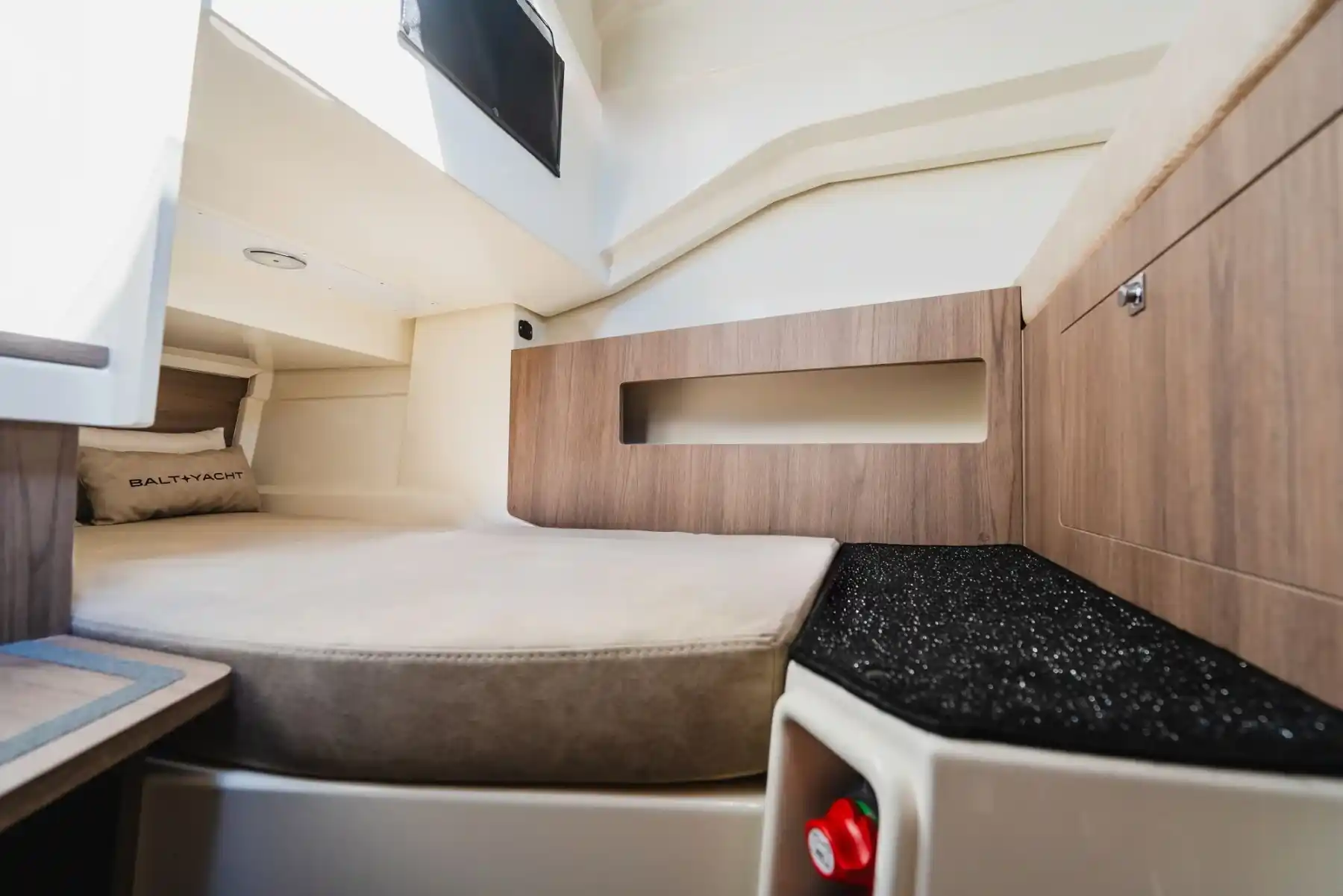 Motorboot IMPOL Yacht & Bootshandel SunCamper 31