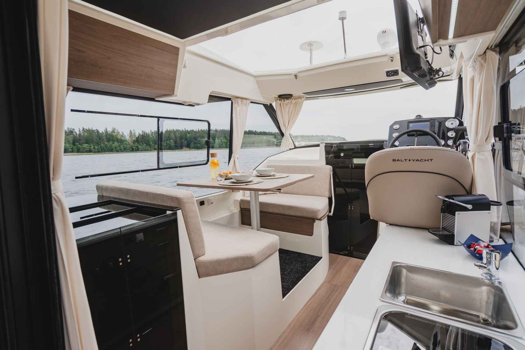 Motorboot IMPOL Yacht & Bootshandel SunCamper 31