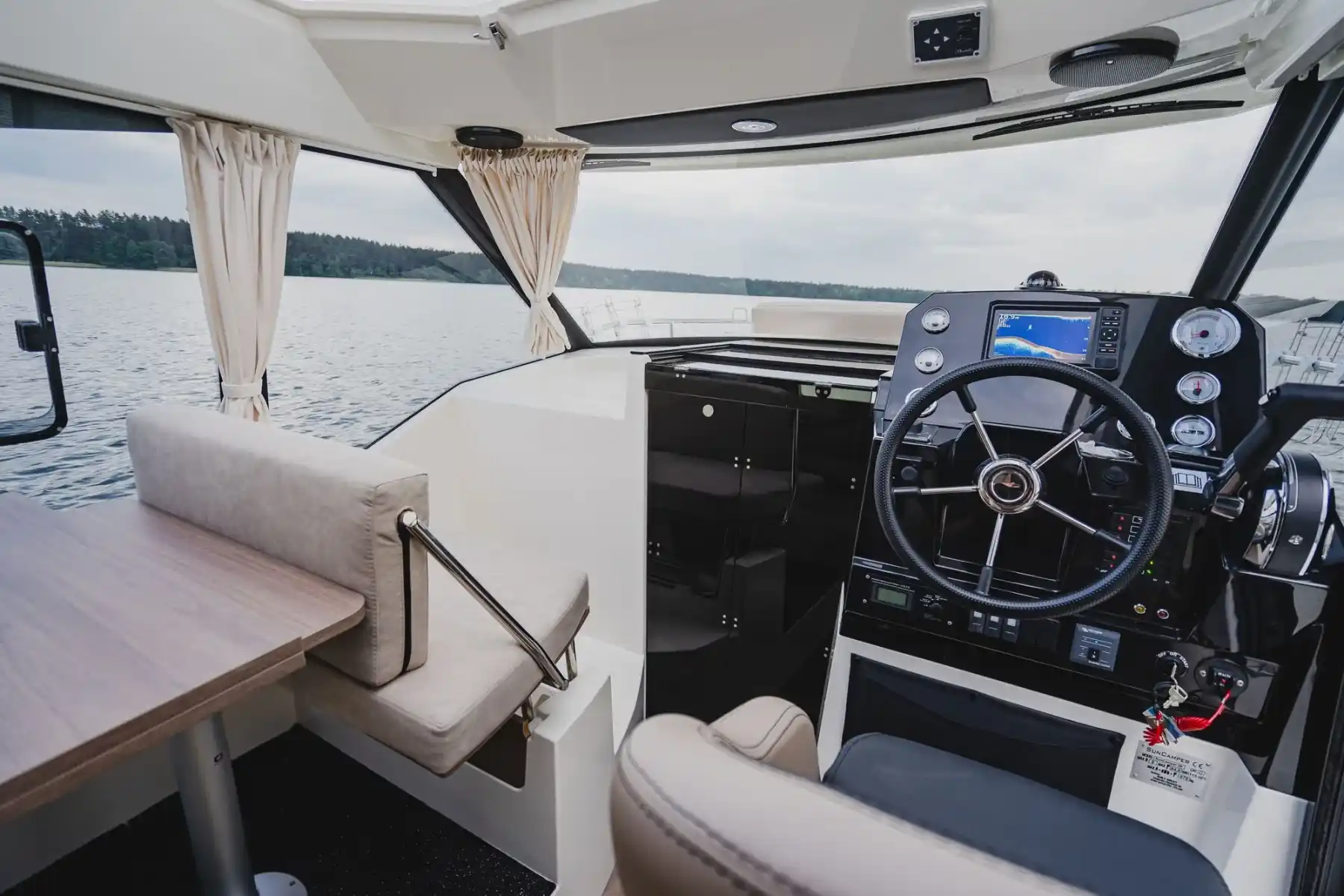 Motorboot IMPOL Yacht & Bootshandel SunCamper 31
