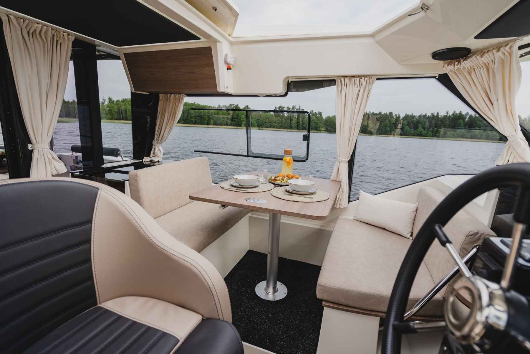 Motorboot IMPOL SunCamper 31