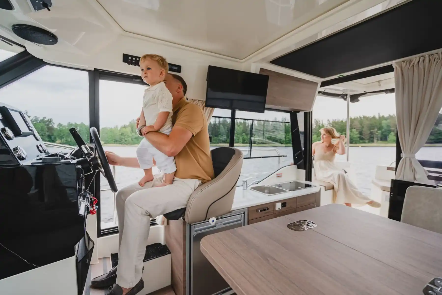 Motorboot IMPOL SunCamper 31