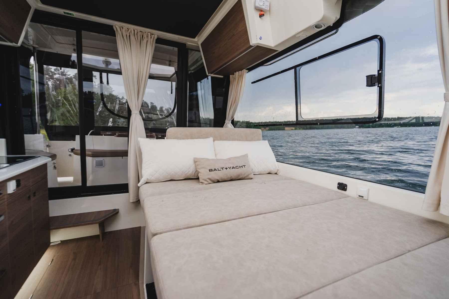 Motorboot IMPOL SunCamper 31