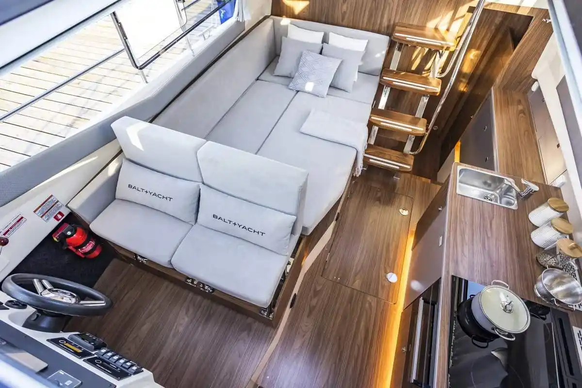 Motorboot IMPOL Yacht & Bootshandel Balt 37 Grand