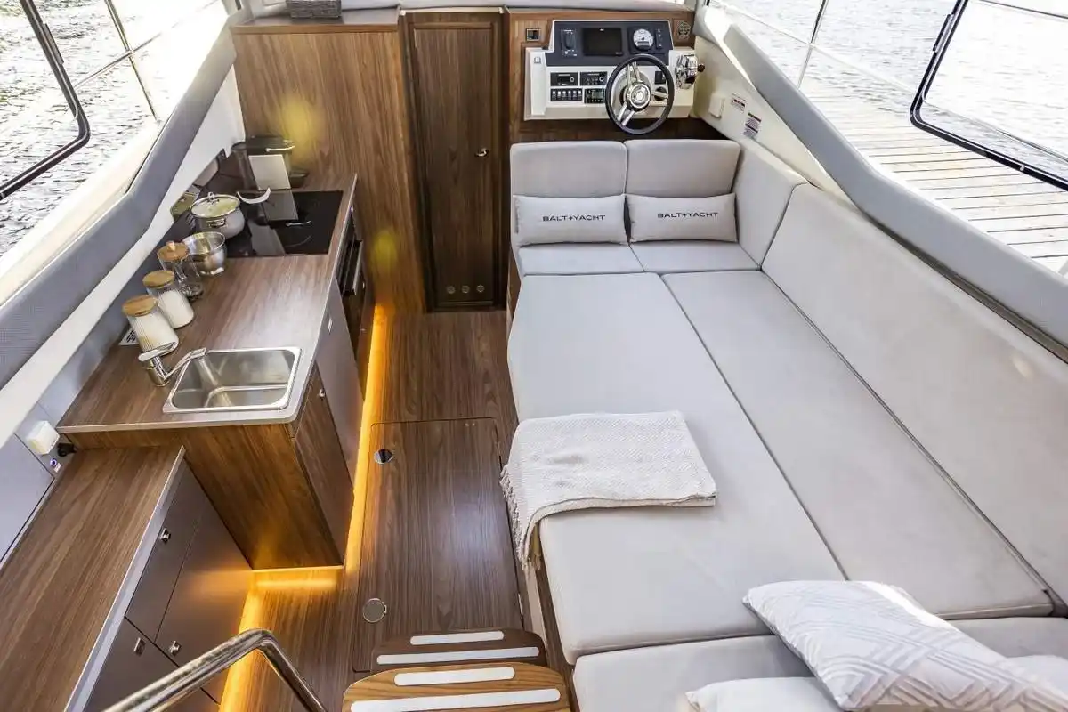 Motorboot IMPOL Yacht & Bootshandel Balt 37 Grand