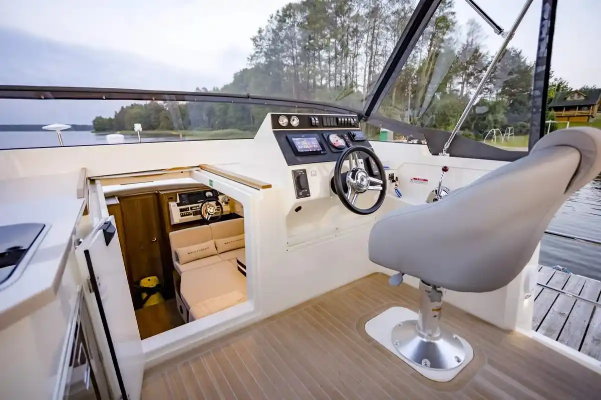 Motorboot IMPOL Yacht & Bootshandel Balt 37 Grand