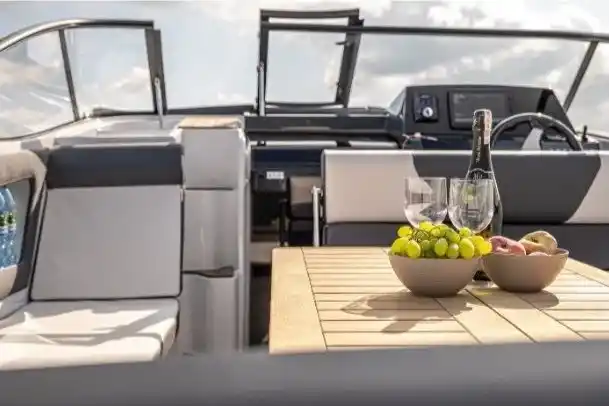 Motorboot Stillo 24