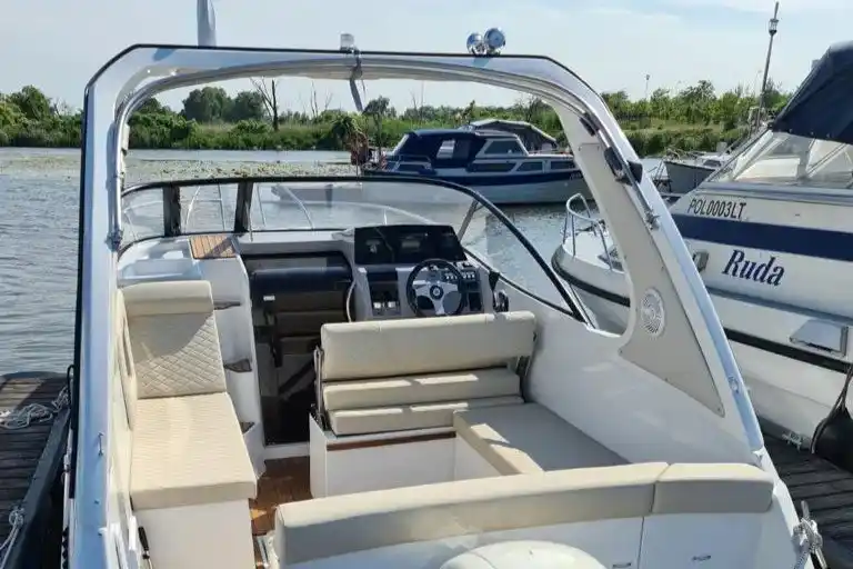 Motorboot Stillo 24