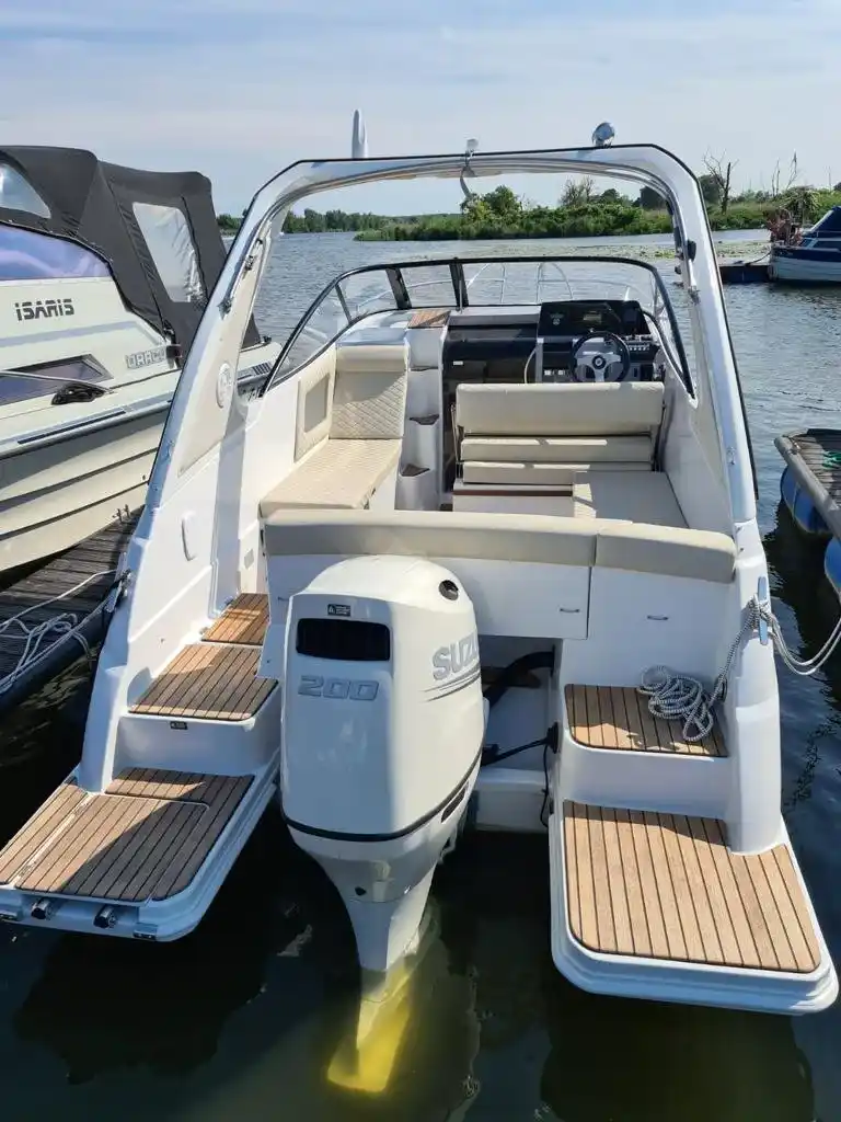 Motorboot Stillo 24