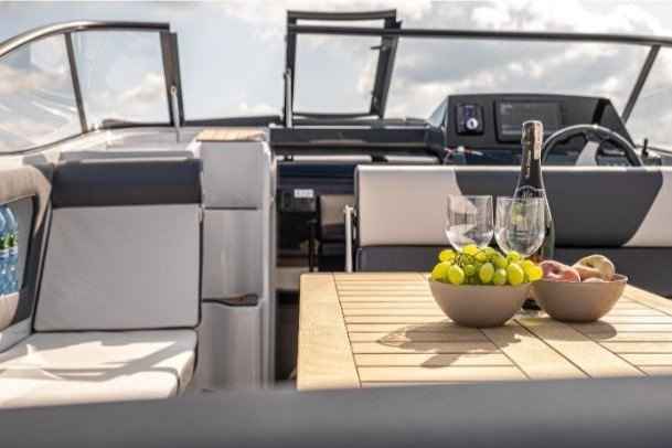 Motorboot Stillo 24