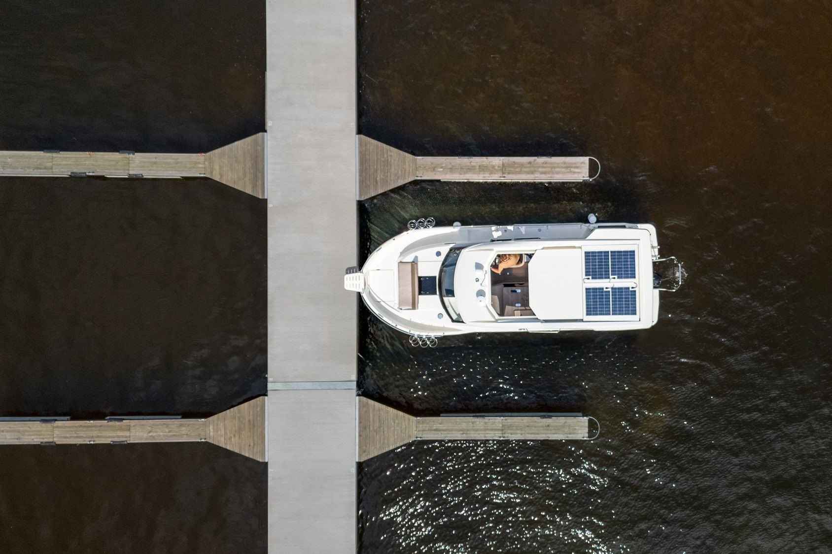 Motorboot IMPOL Yacht & Bootshandel SunCamper 29