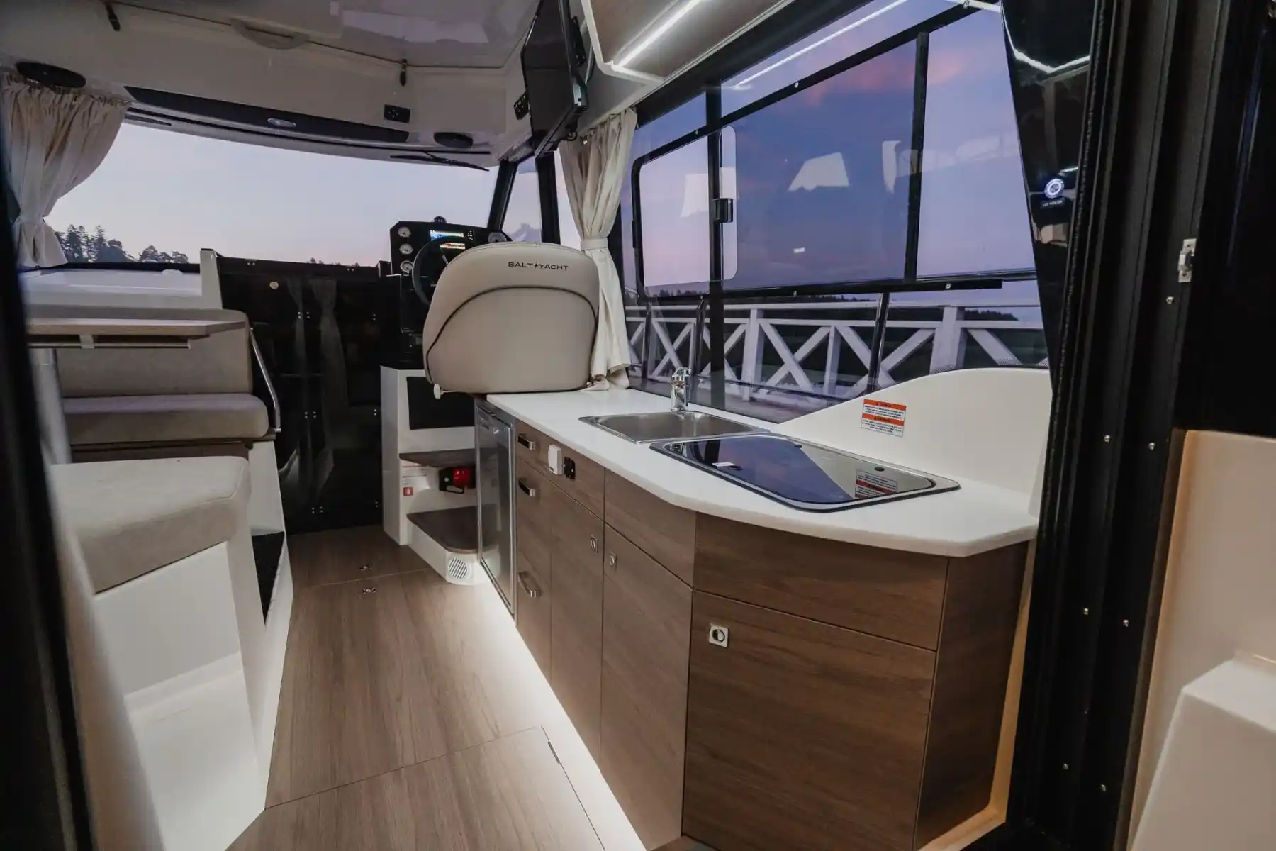 Motorboot IMPOL Yacht & Bootshandel SunCamper 29