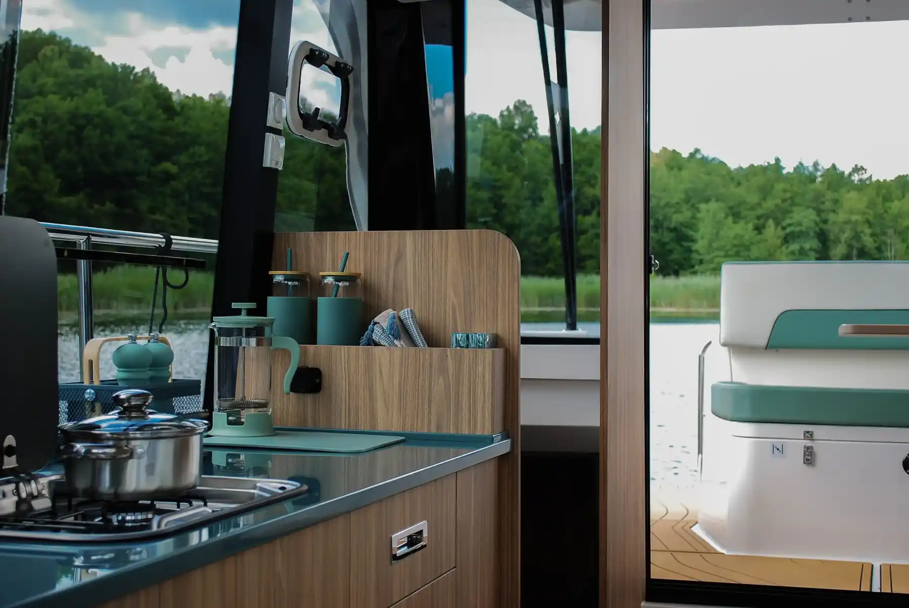 Motorboot IMPOL Yacht & Bootshandel SunCamper 36
