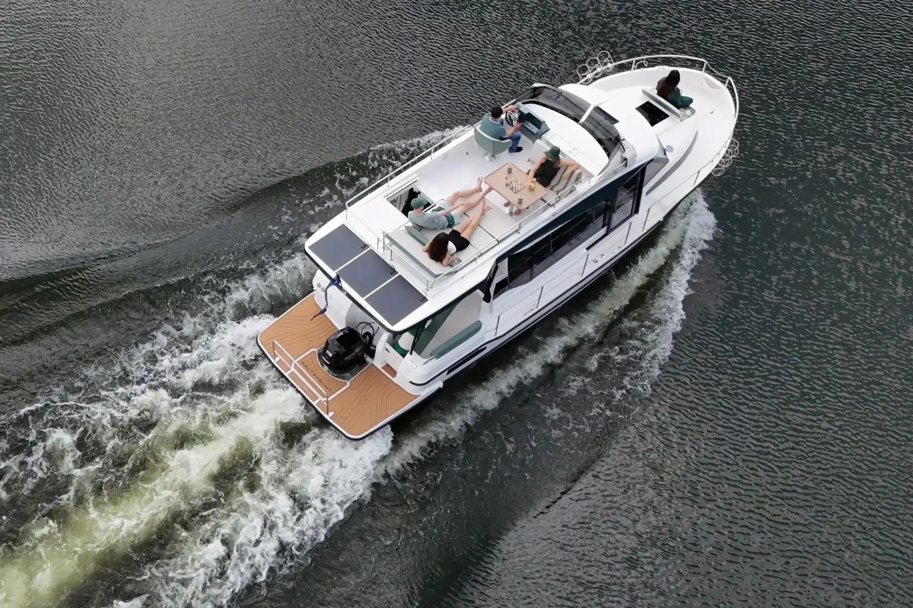 Motorboot IMPOL Yacht & Bootshandel SunCamper 36