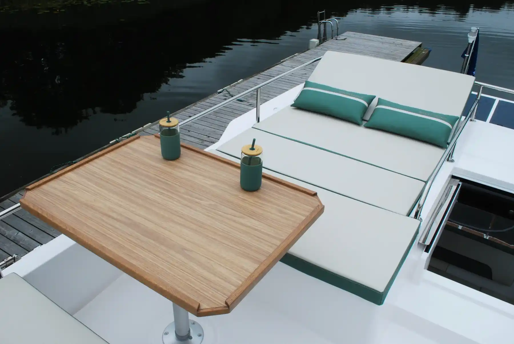 Motorboot IMPOL Yacht & Bootshandel SunCamper 36