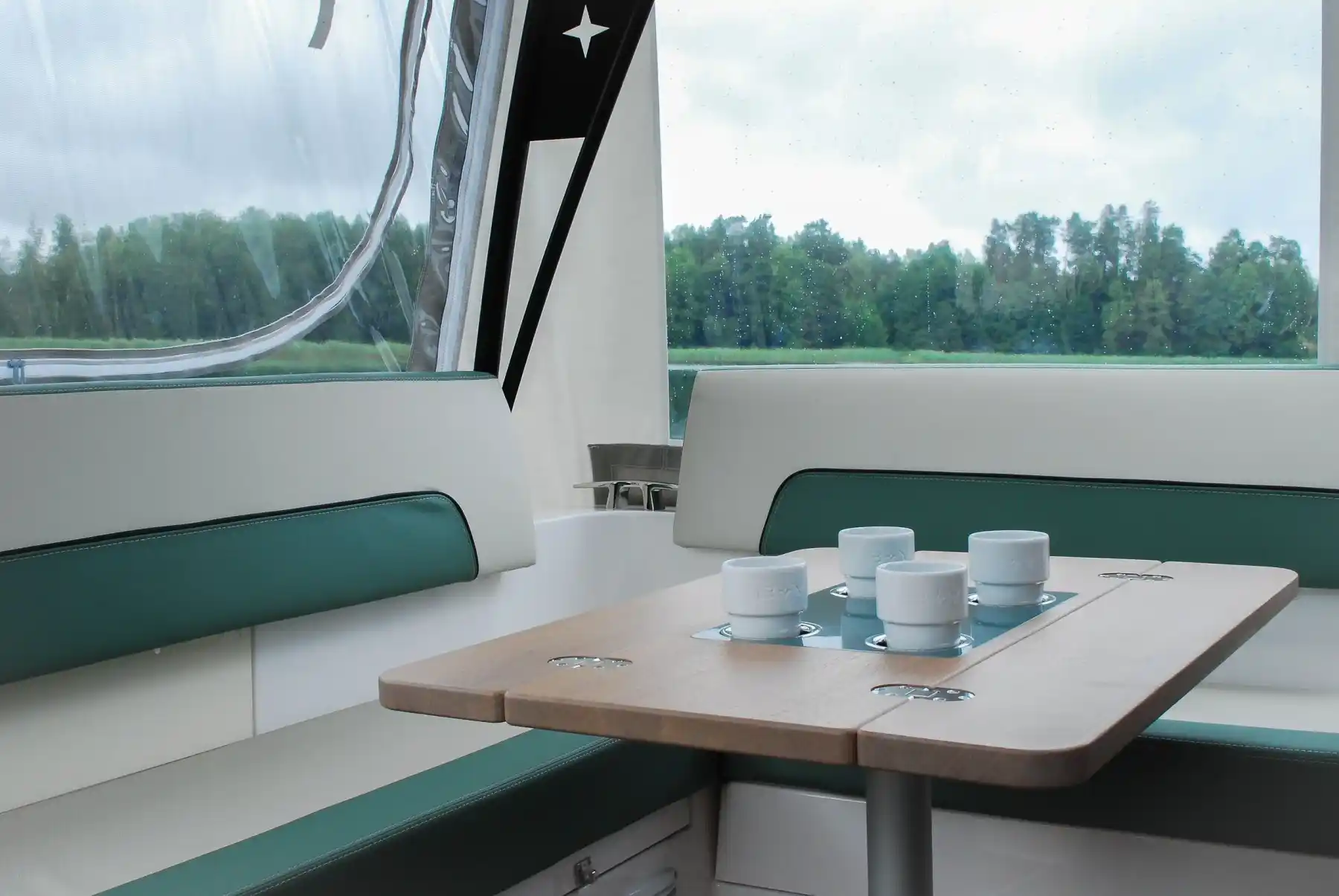 Motorboot IMPOL Yacht & Bootshandel SunCamper 36