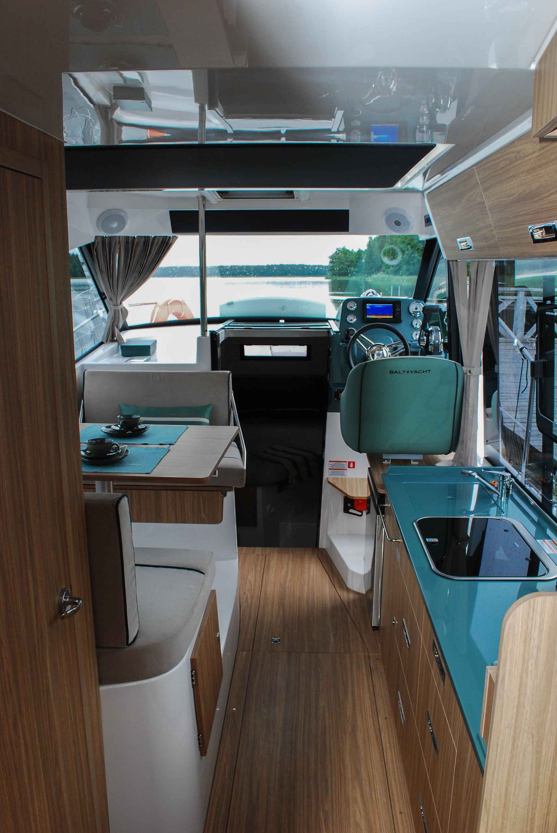 Motorboot IMPOL Yacht & Bootshandel SunCamper 36