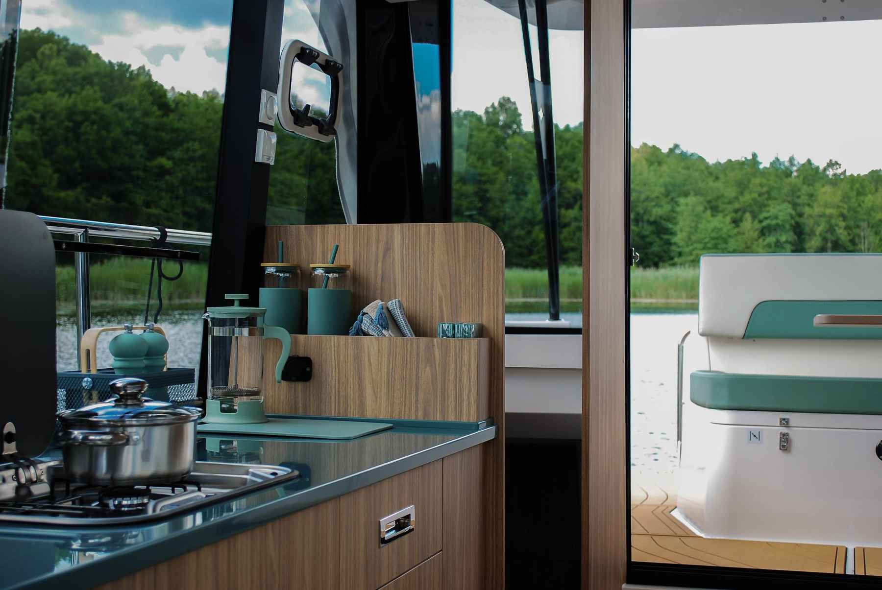 Motorboot IMPOL Yacht & Bootshandel SunCamper 36