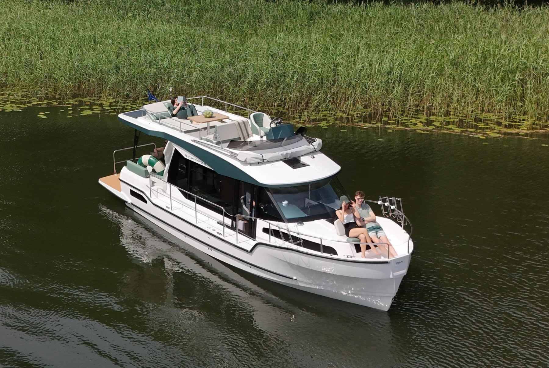 Motorboot IMPOL Yacht & Bootshandel SunCamper 36