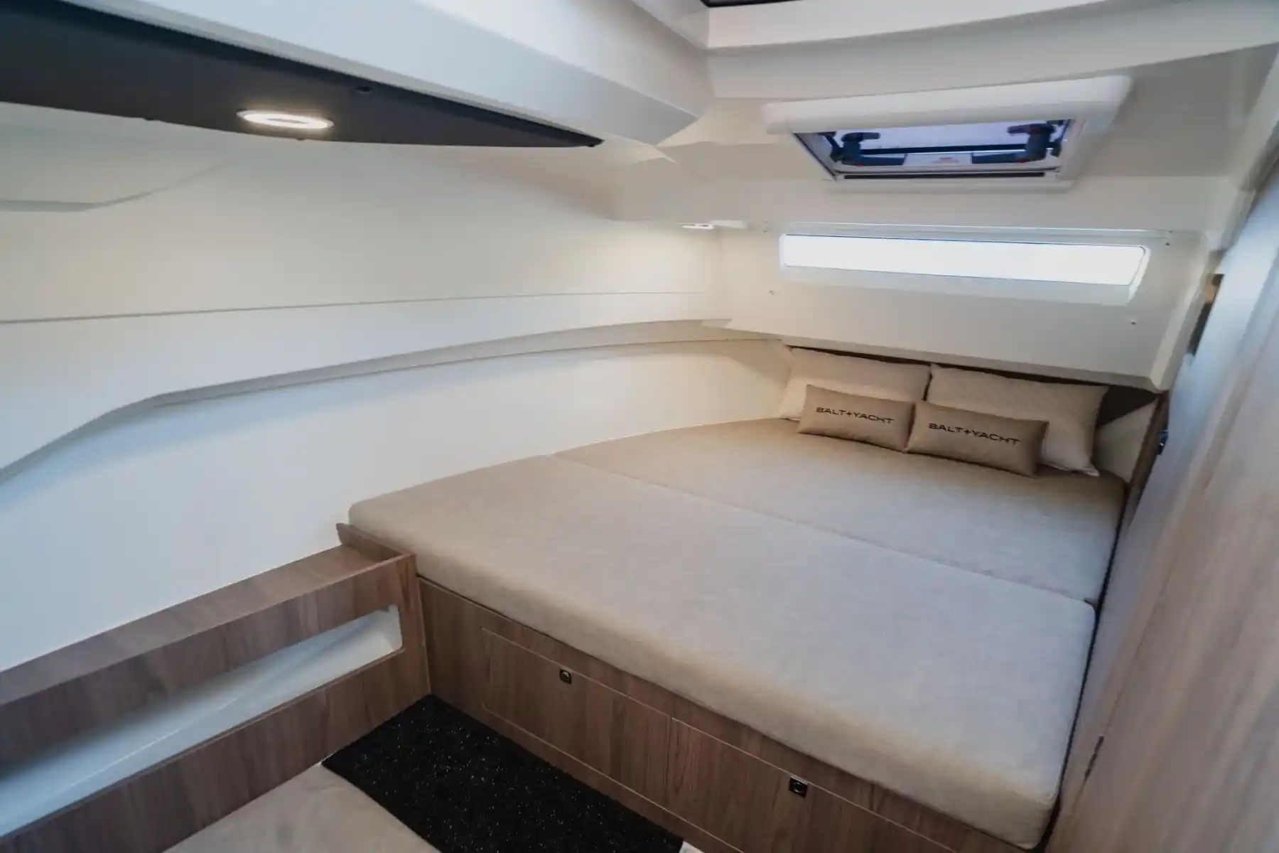 Motorboot IMPOL Yacht & Bootshandel SunCamper 29