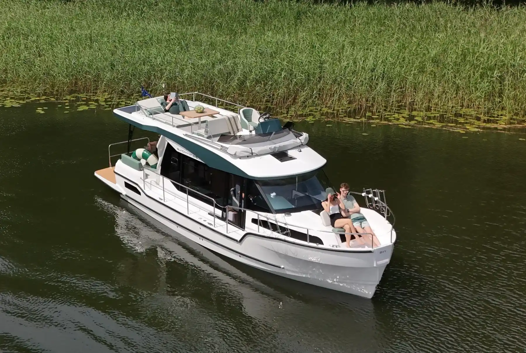 Motorboot IMPOL Yacht & Bootshandel SunCamper 36