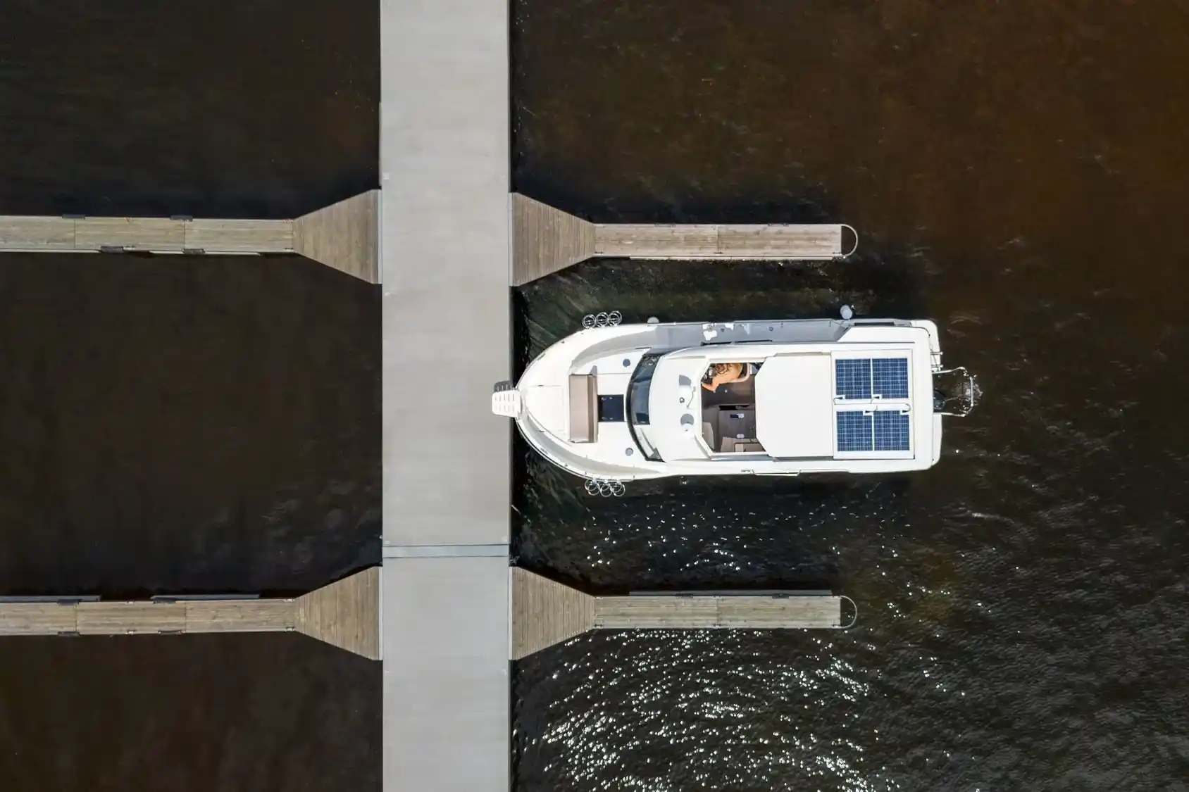 Motorboot IMPOL Yacht & Bootshandel SunCamper 29