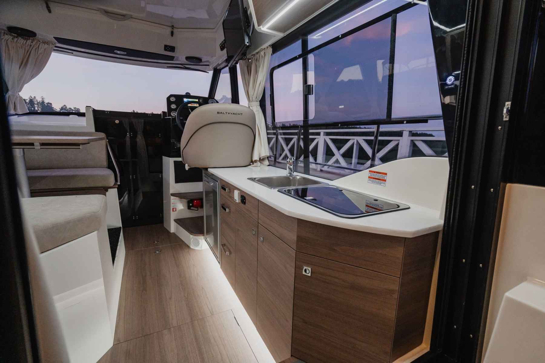 Motorboot IMPOL Yacht & Bootshandel SunCamper 29