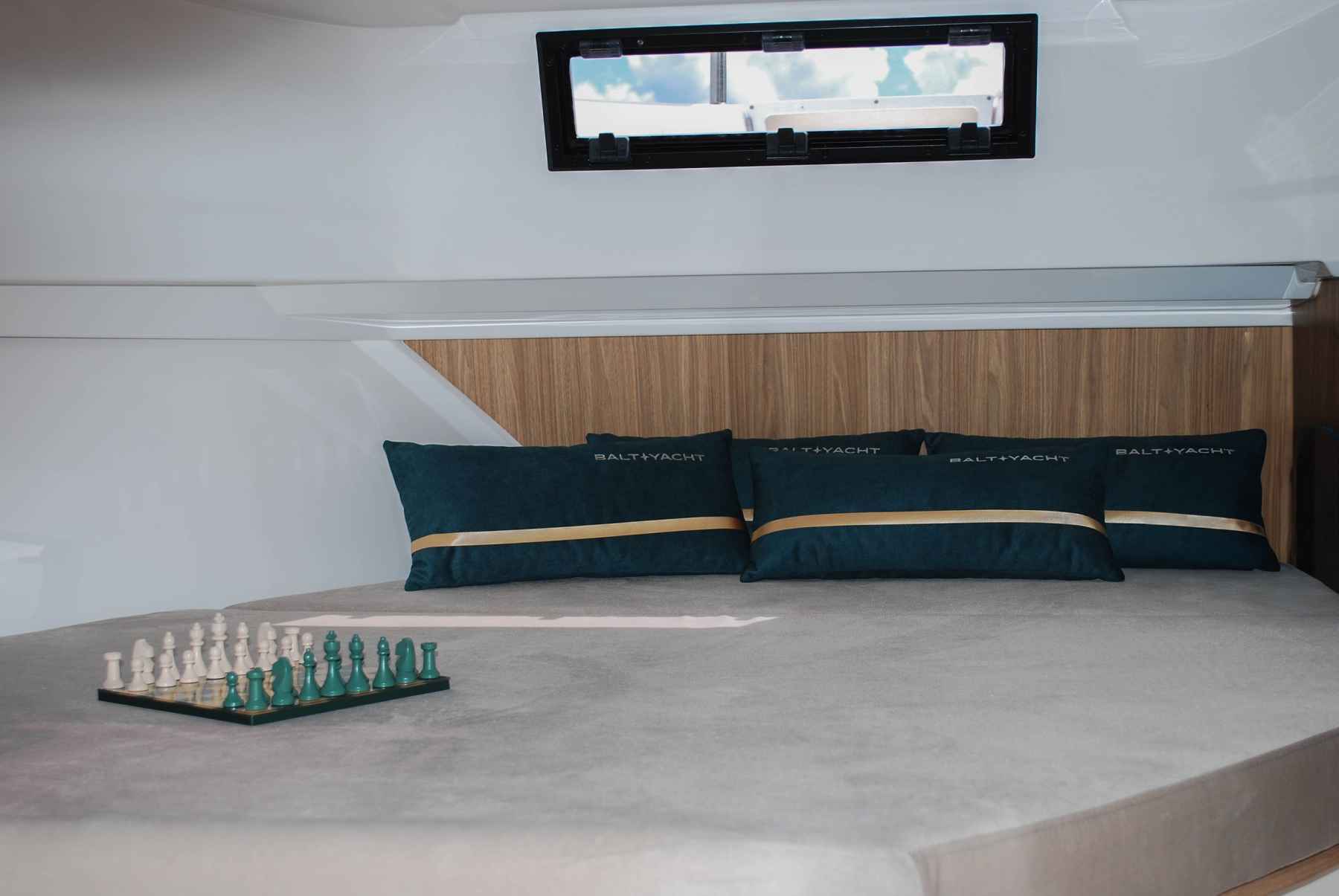 Motorboot IMPOL Yacht & Bootshandel SunCamper 36