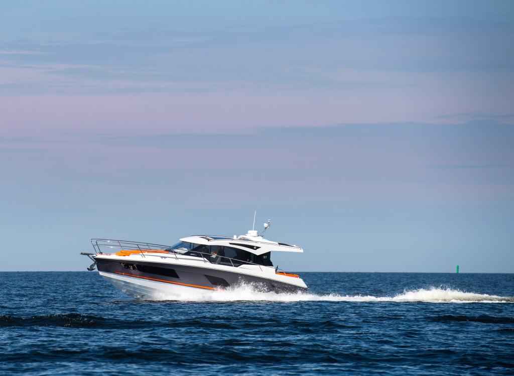 Motorboot Grandezza 37 CA