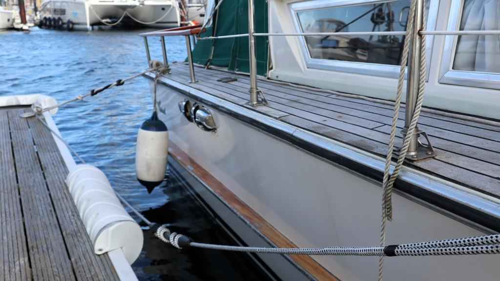 Motorboot Coronet 30 Oceanfarer