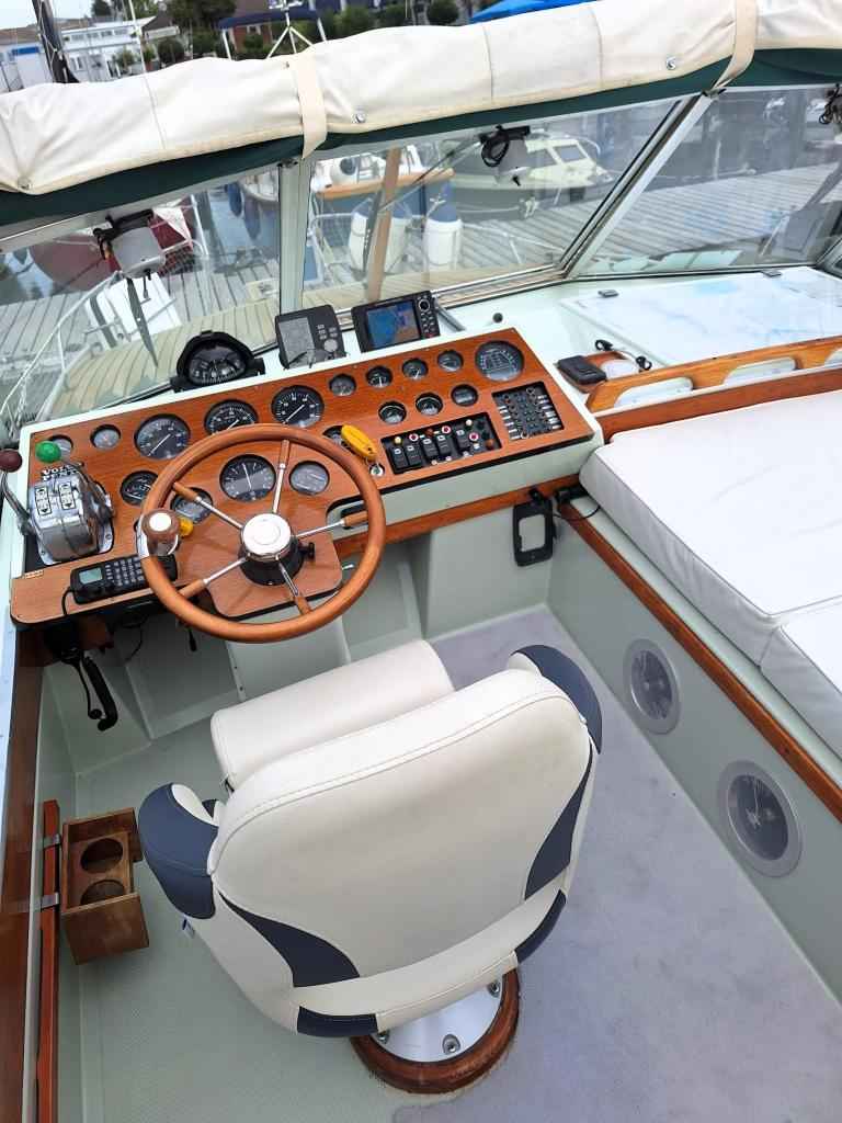 Motorboot Coronet 30 Oceanfarer