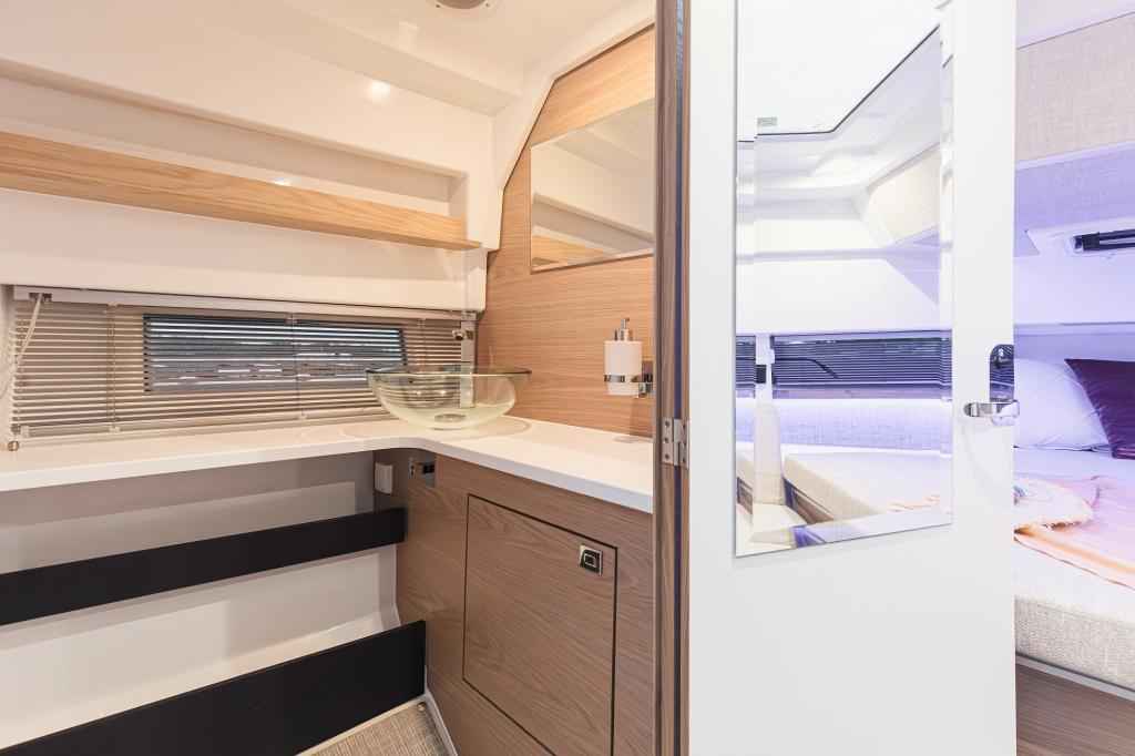 Motorboot Quarken 35 Cabin Tourer