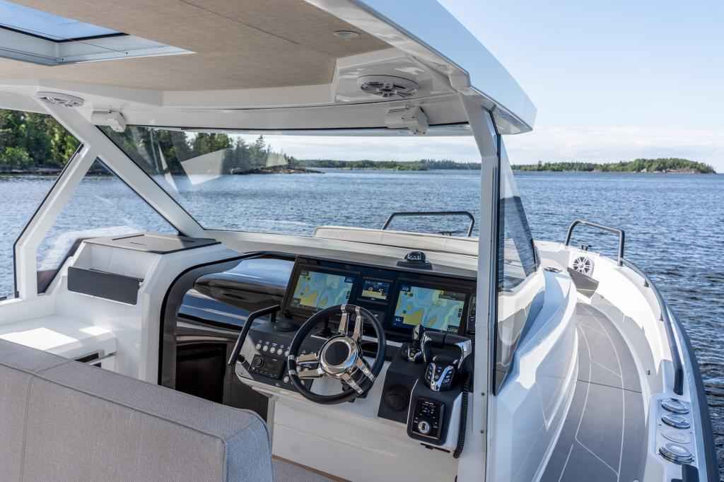 Motorboot Quarken 35 Sport Tourer