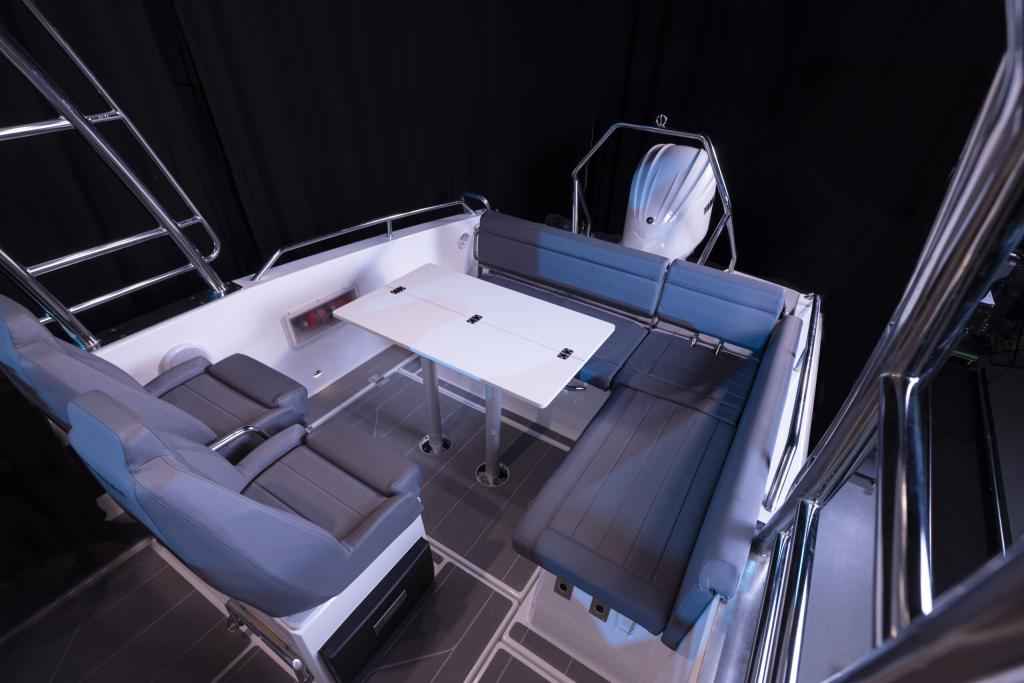 Motorboot Quarken 27 T-Top