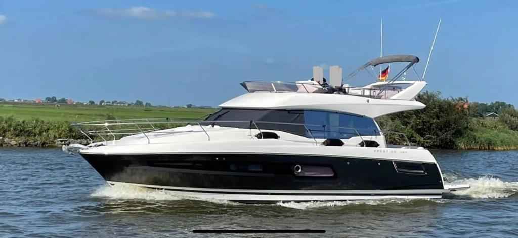 Motorboot Prestige 460 FLY