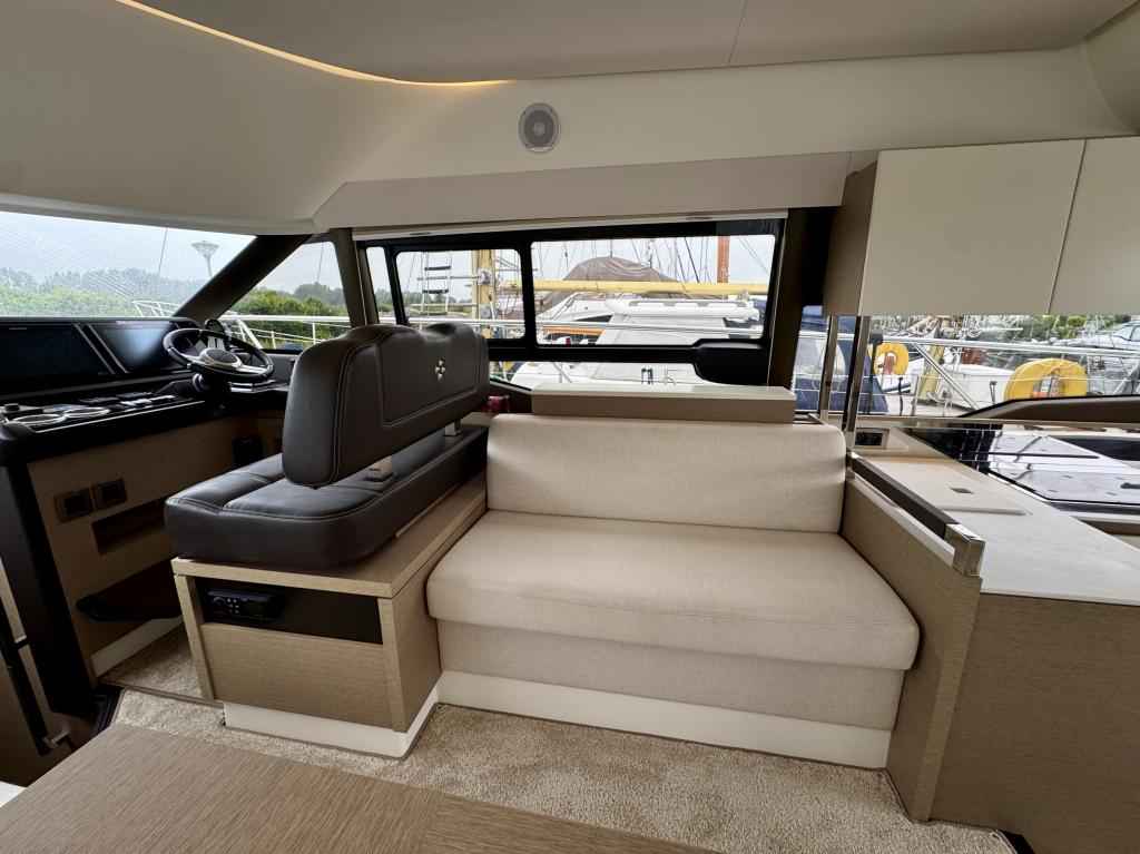 Motorboot Prestige 460 FLY