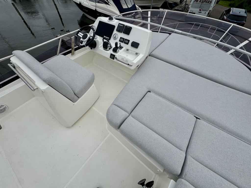 Motorboot Prestige 460 FLY