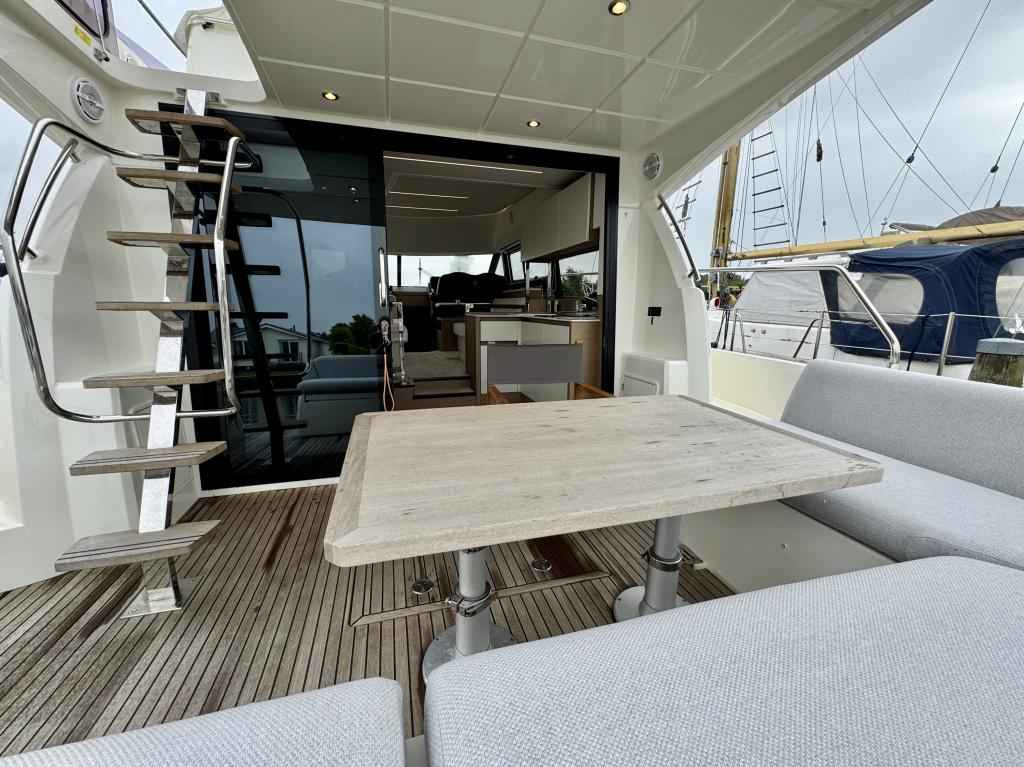 Motorboot Prestige 460 FLY