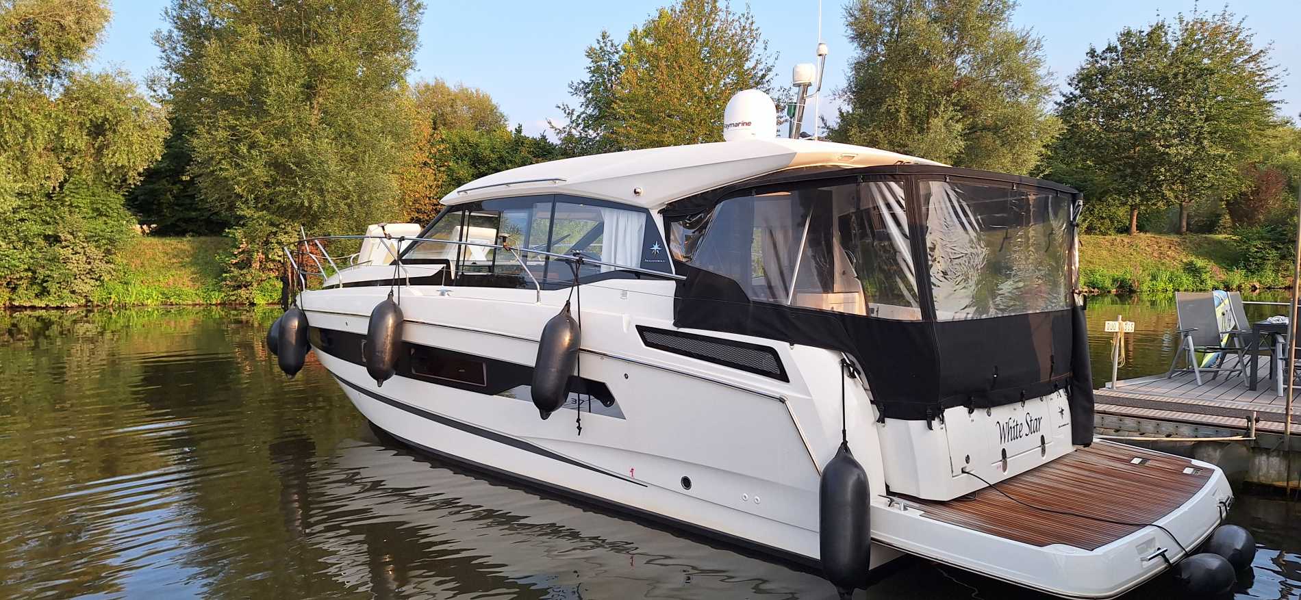 Jeanneau NC 37 Motoryacht