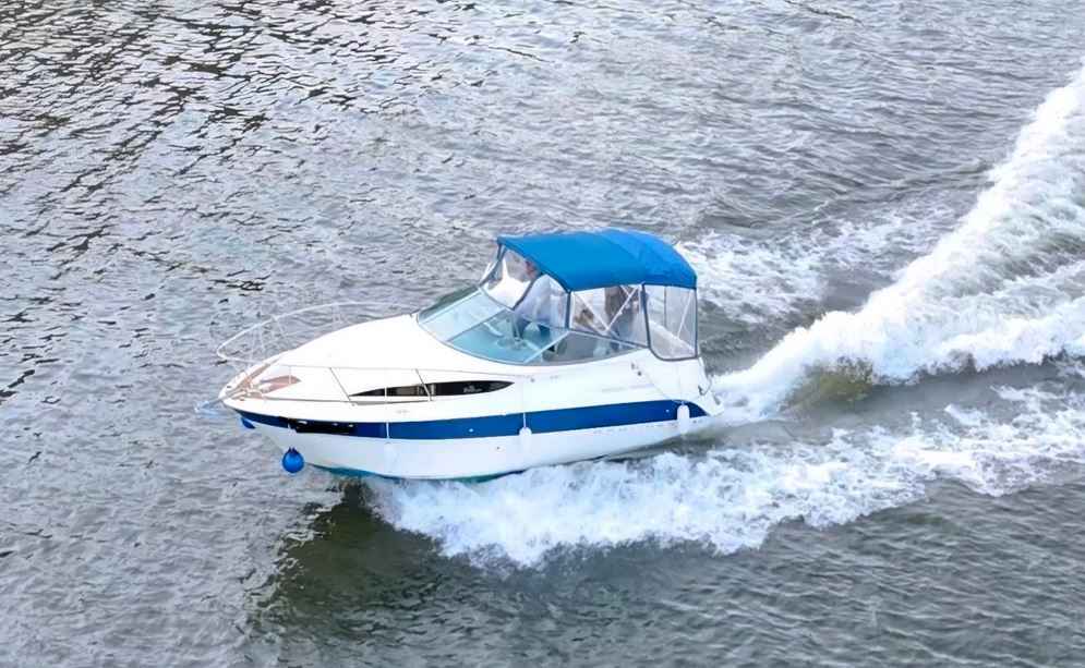 Motorboot Bayliner 245 Ciera Sunbridge Blue Edition