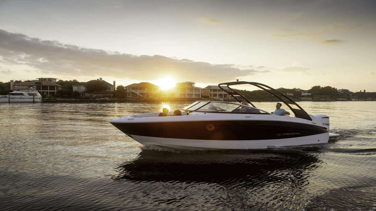 Motorboot REGAL LX 4