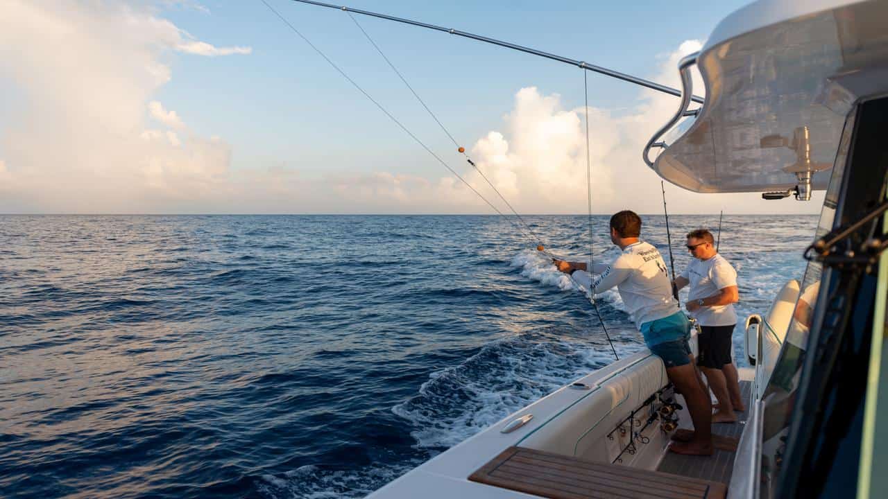 Motorboot REGAL 38 SAV