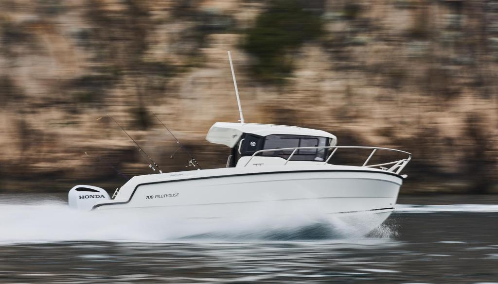Motorboot Parker 700 Pilothouse