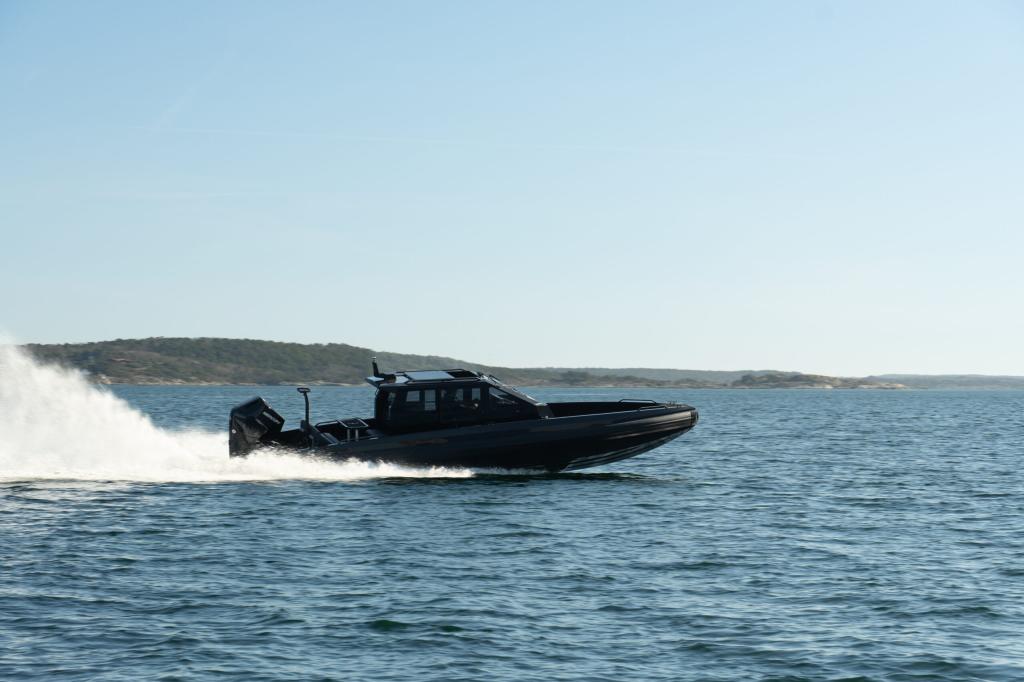 Motorboot IRON 907 Coupe | 436450