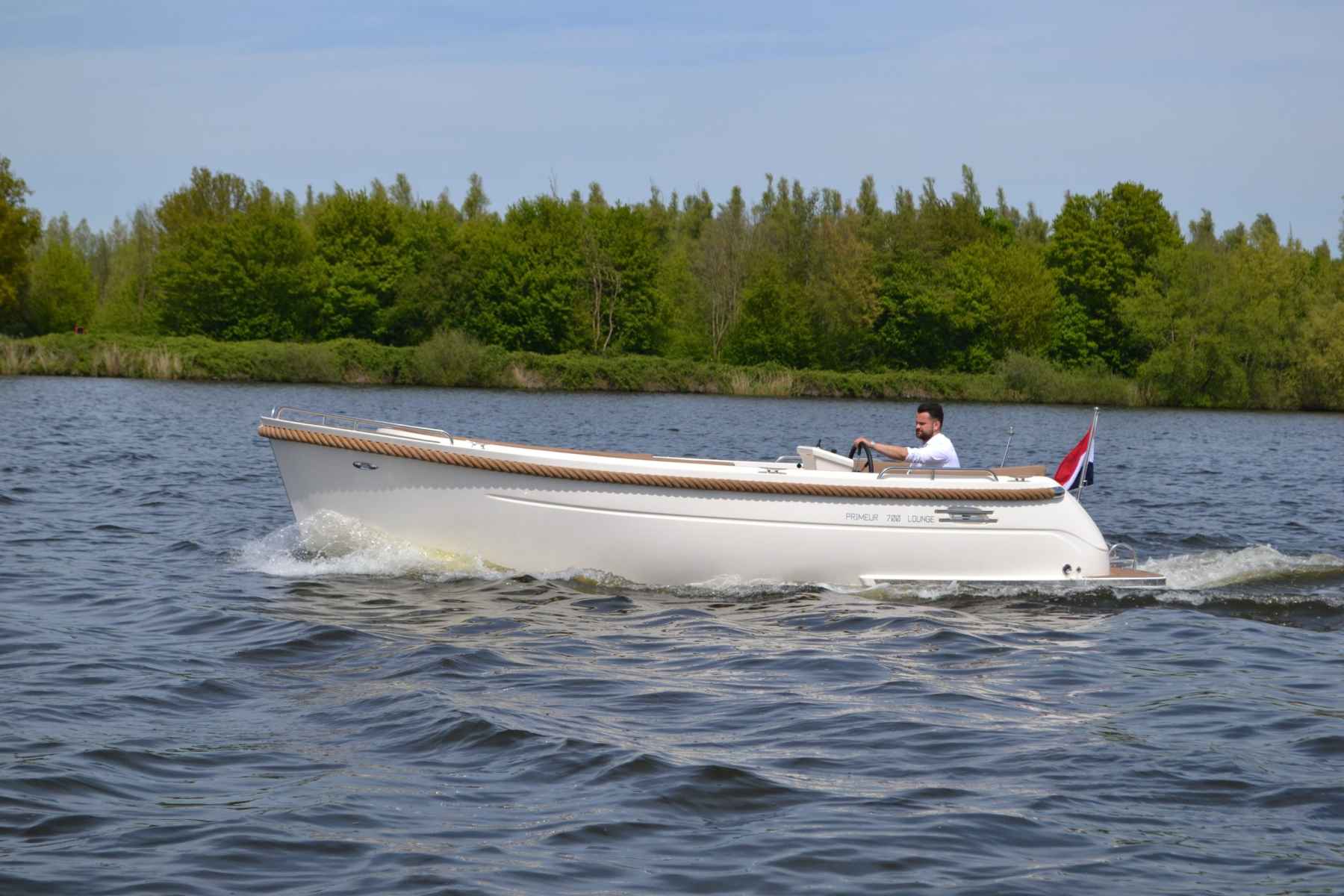 Motorboot PRIMEUR 700 Lounge