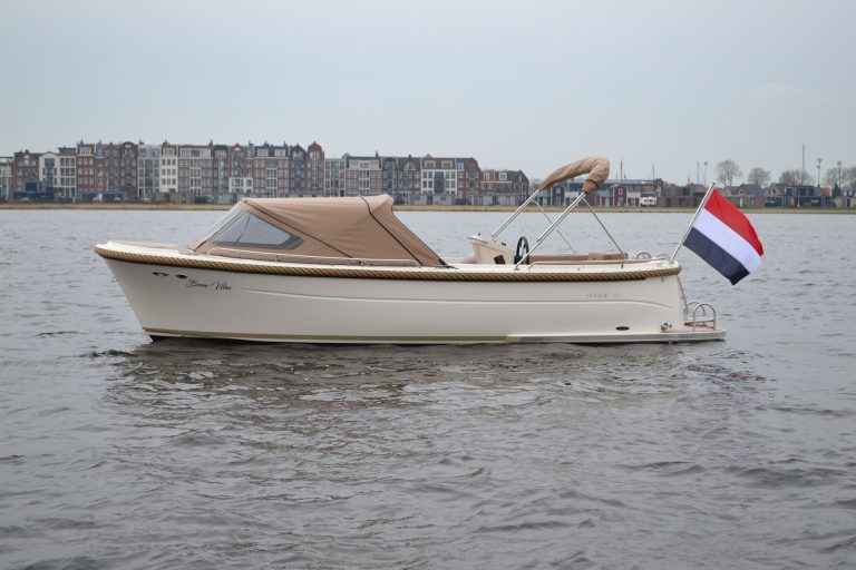 Motorboot PRIMEUR 700 Sloep