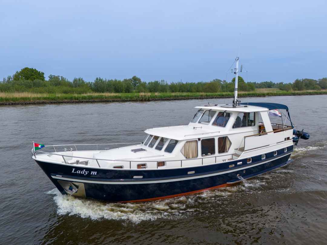 Motorboot Blauwe Hand Trawler 1400