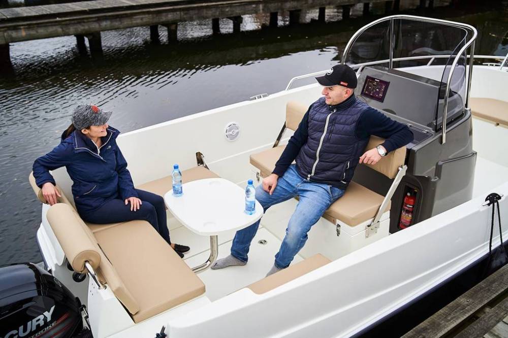 Motorboot Berliner Bootschaft Pegazus 605