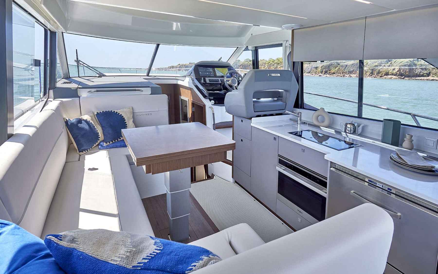 Motorboot Beneteau ANTALES 12 Fly